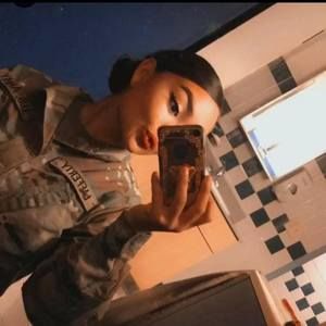 Meet your Posher, Alexia